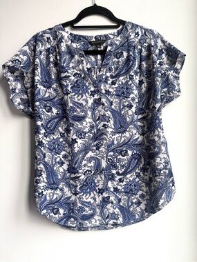 Banana Republic Blue & White Paisley Short-Sleeve Blouse